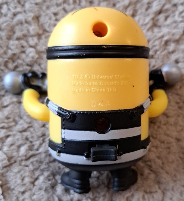 🪆 Figurine Les Minions prisonnier McDo 2017 - photo numéro 2