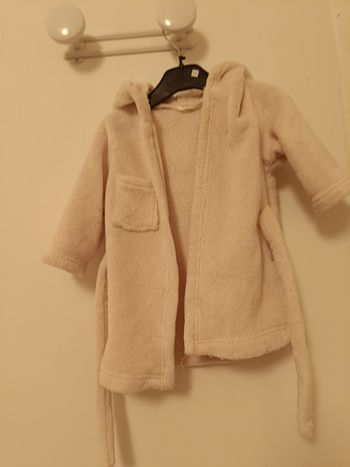 Peignoir bébé tout doux à capuche – Beige/Crème – 12 mois