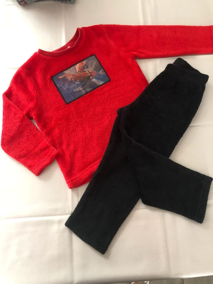 Lot de vêtements Spiderman 3/4 ans - photo numéro 9