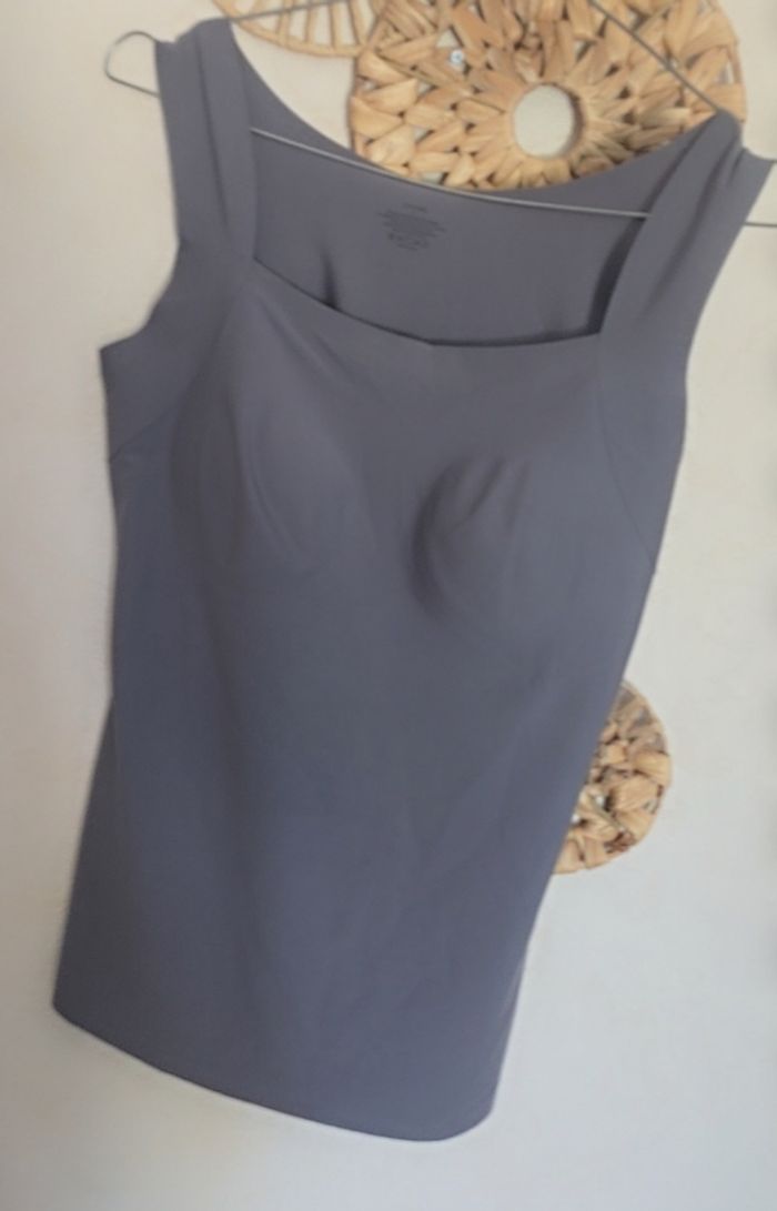 Top avec brassière integrée - photo numéro 2