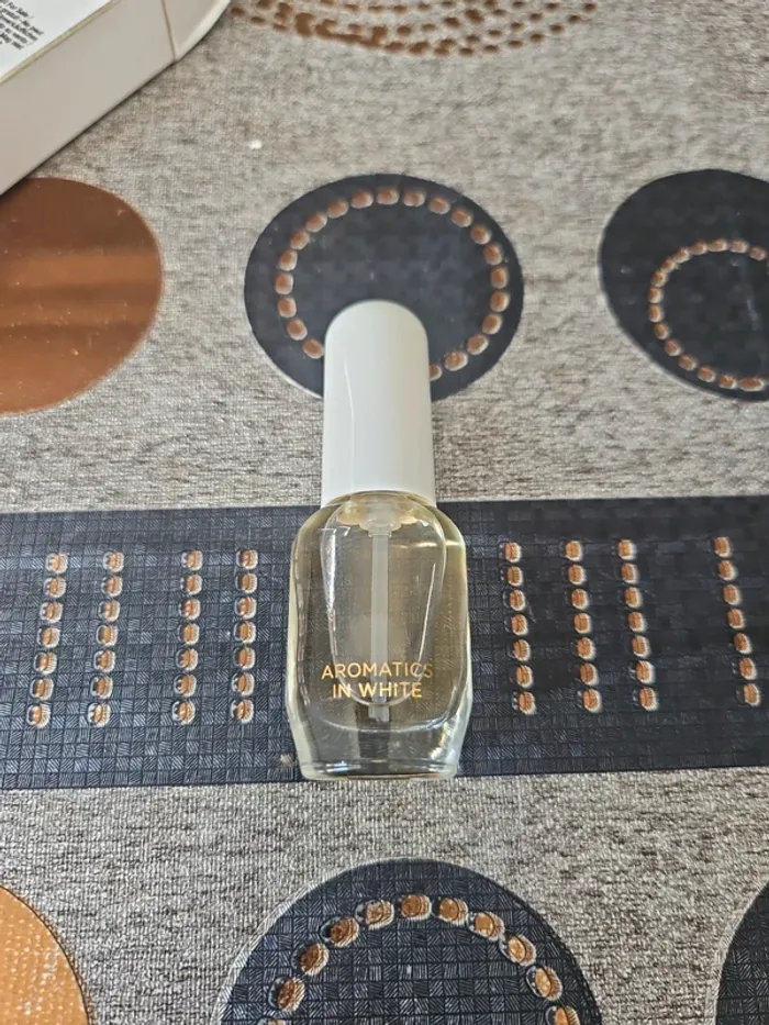 Clinique Aromatics in White vp 4ml - photo numéro 2