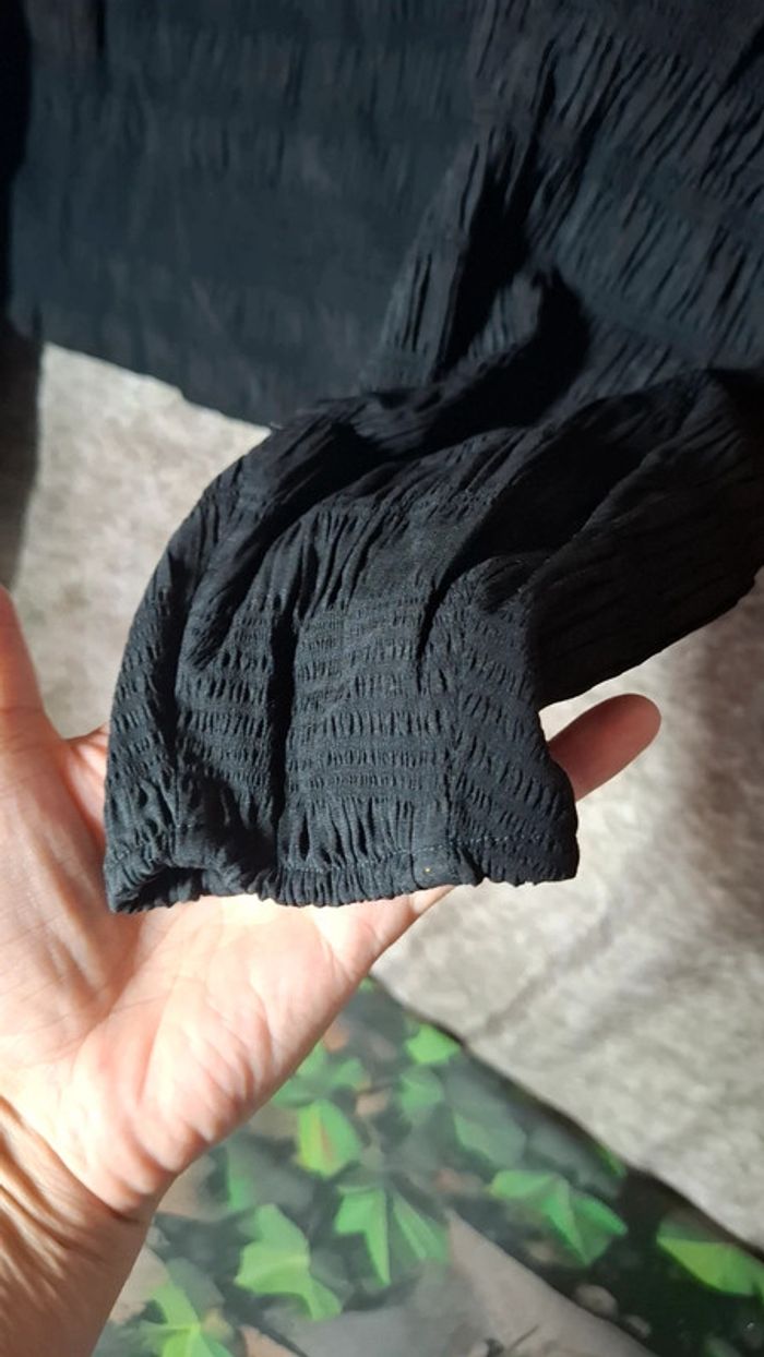 Blouse noire fripée - photo numéro 5