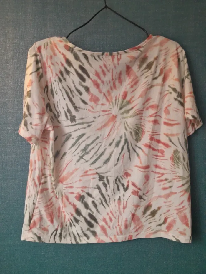 T-shirt - Blouse manche courte - Shein - Très bon état - Taille 36 - photo numéro 3