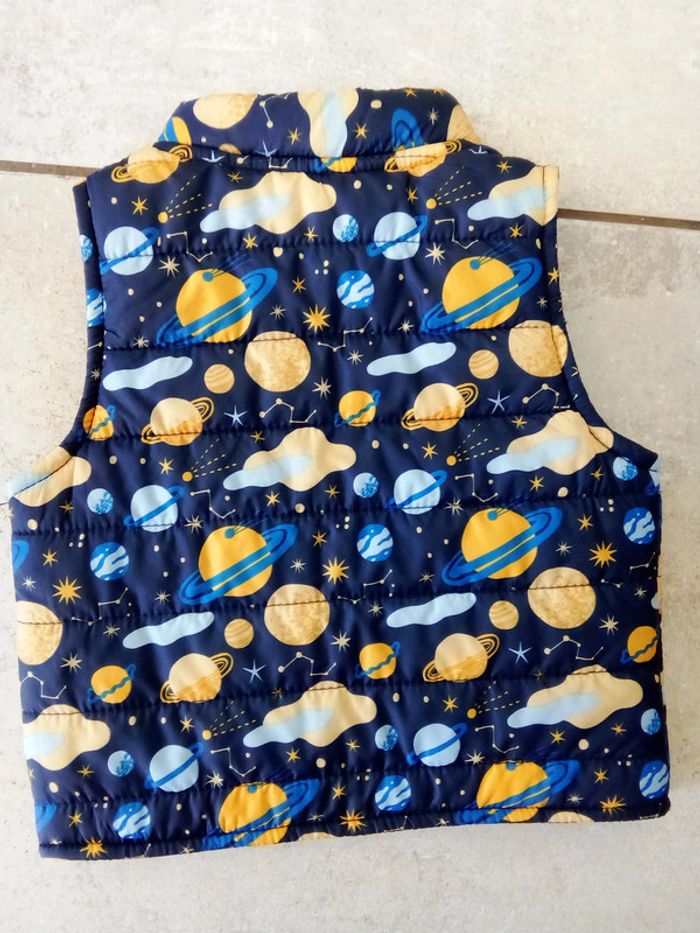 Doudoune sans manches planètes 6 mois neuve - photo numéro 2