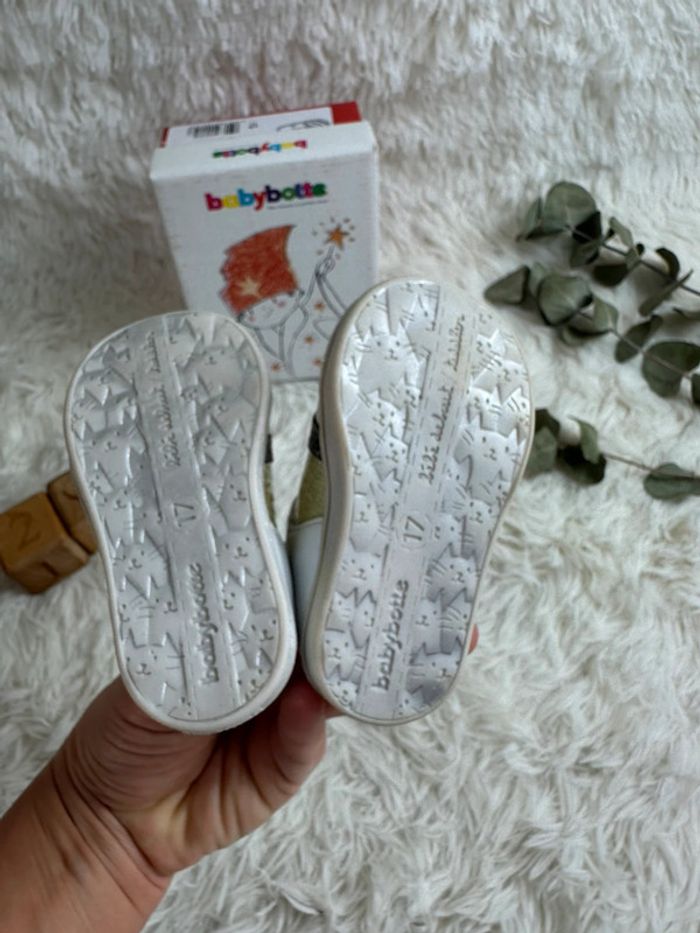 Paire de sandales Babybotte taille 17 - photo numéro 7
