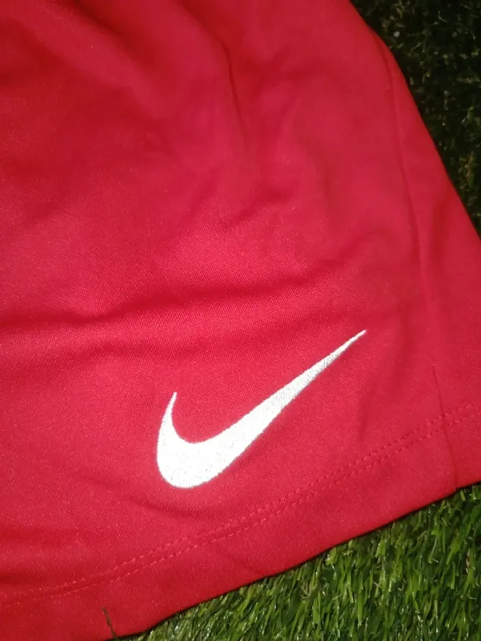 Short football Nike taille L rouge neuf - photo numéro 5