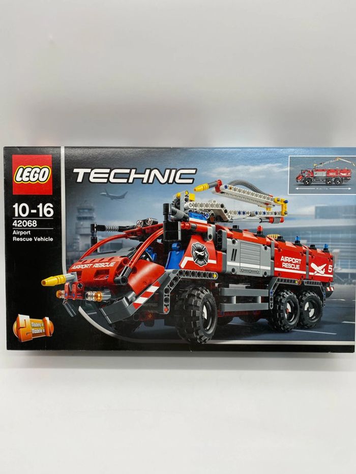 Lego technic airport rescue vehicle