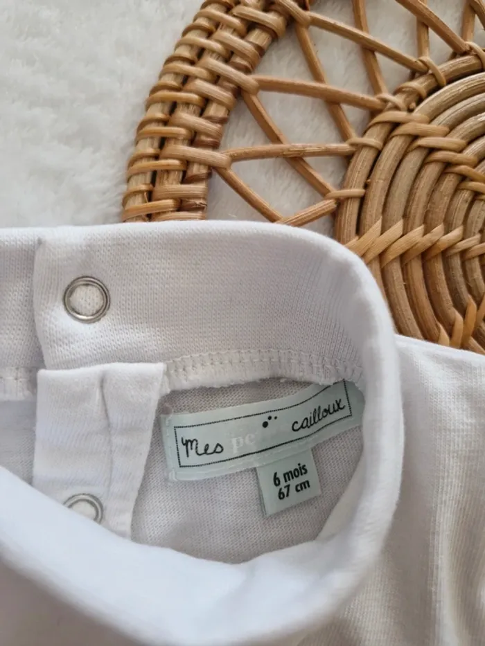 Robe salopette jean avec ceinture et t-shirt manches longues 6 mois - photo numéro 5