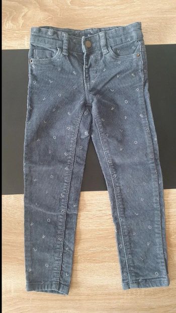 Jean en velours 3 ans