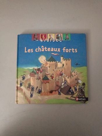 Kididoc les châteaux forts avec pleins de surprises Nathan