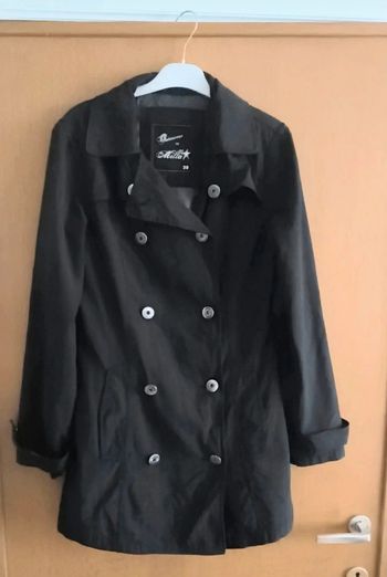 Trench noir modèle pour femme 