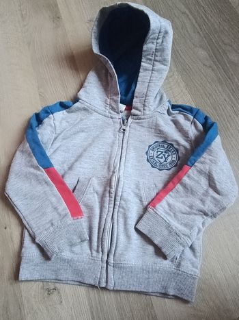 Gilet à capuche