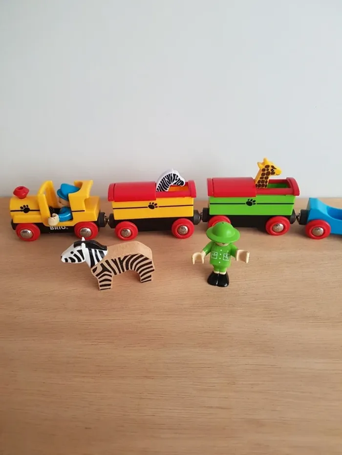 Train en bois Brio, pont orange ikea et rails - photo numéro 14