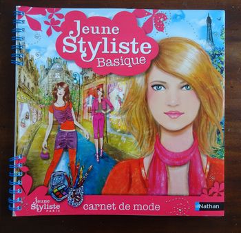 NATHAN - Carnet de mode Jeune styliste basique Neuf