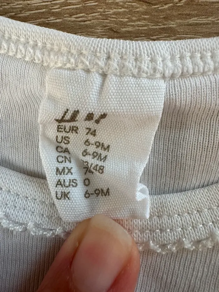Body MC blanc dentelle H&M 9 mois TBE - photo numéro 5
