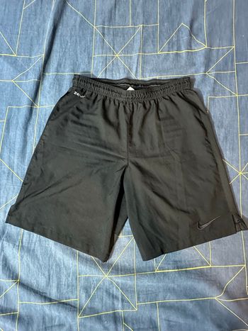 Short Nike Dri-FIT - Taille M - Neuf sans étiquette