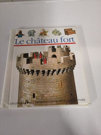 livre documentaire Le château fort