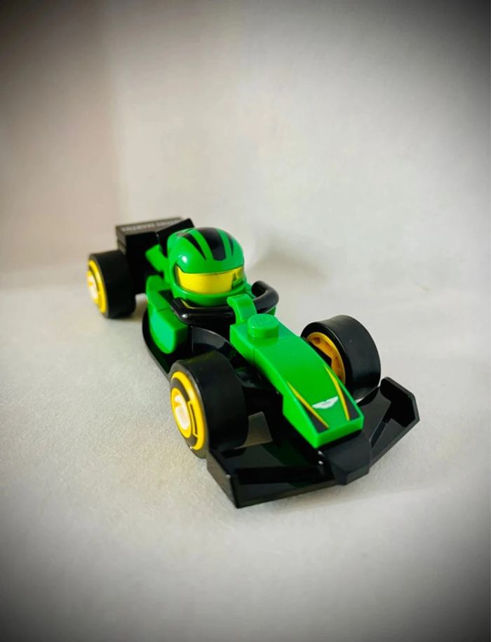 Minifigurine LEGO Série Formule 1 (71049) - N 5 Aston Martin - Très bon état - photo numéro 2