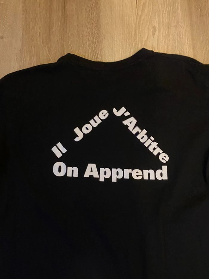t-shirt noir, jeune arbitre de hand/ de foot - photo numéro 5