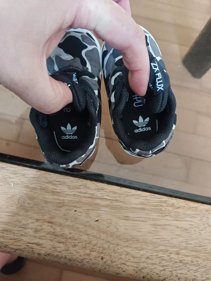 Baskets Adidas p.19 - photo numéro 8