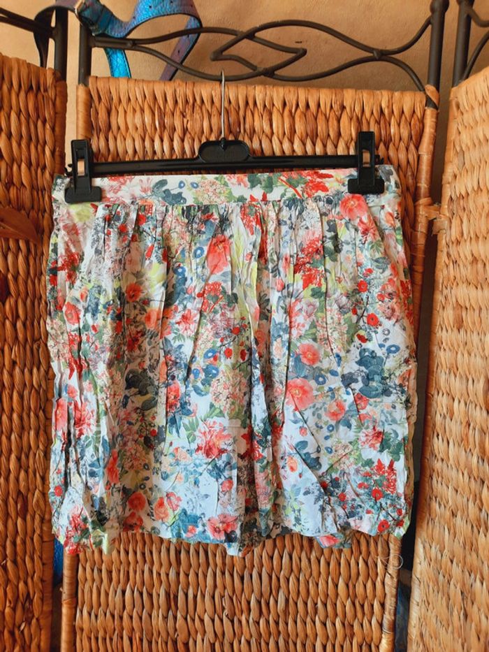 Jupe camaïeu fleurie 40