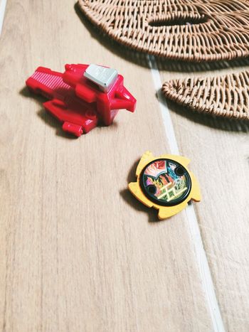 ⭐ Power rangers ninja steel petit lanceur de badges/ étoiles ishiban avec étoile jaune puissance de feu