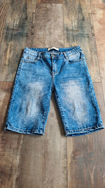 Short en jean miss bon taille 36 en très bon état