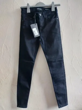 Jean Slim Fit Neuf Taille 28