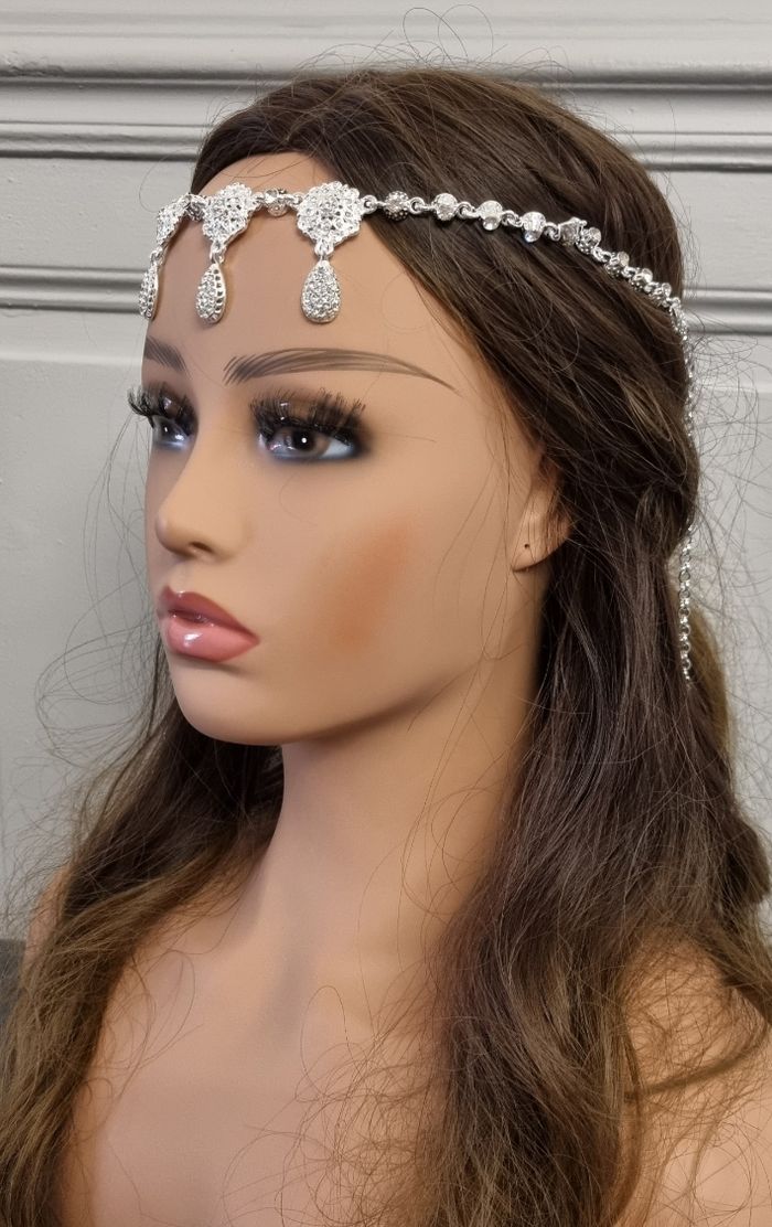 Bijou de tête traditionnel algérien "Khit El Rouh" argente avec pierres blanches