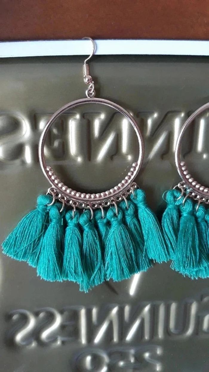 Lot de boucles d'oreilles neuves