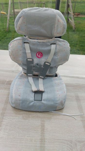 Siège auto poupée