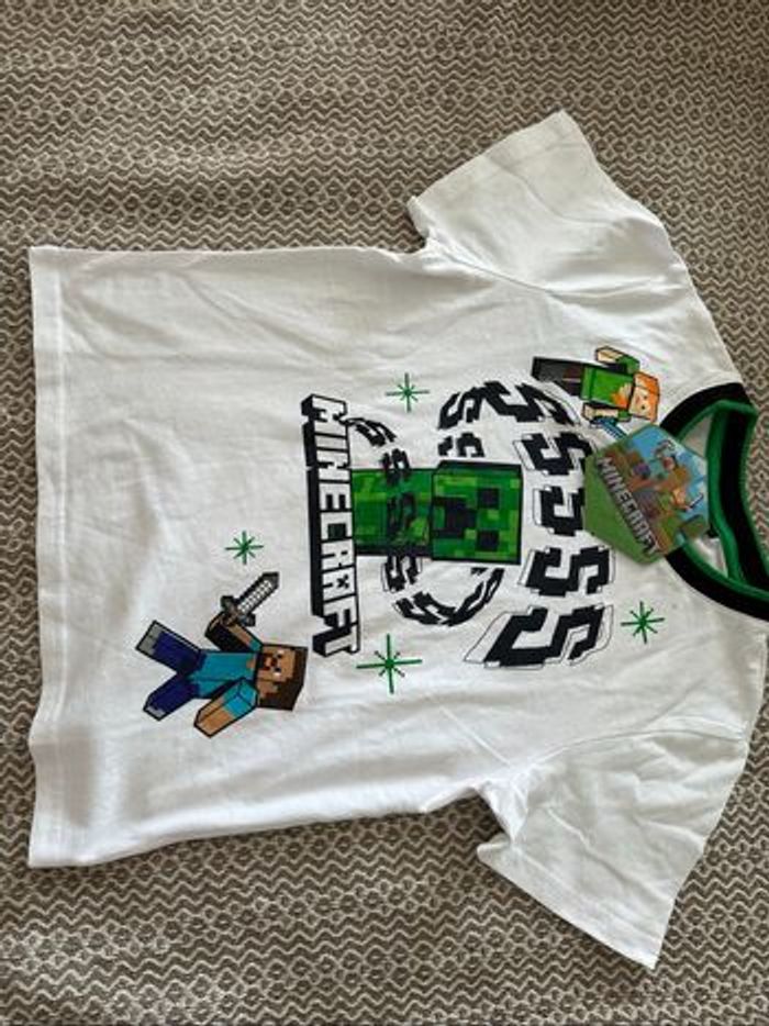 T-shirt minecraft taille 10 ans blanc /vert neuf avec étiquette