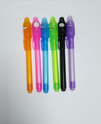 Lot 6 stylos à encre invisible avec lumières neuf