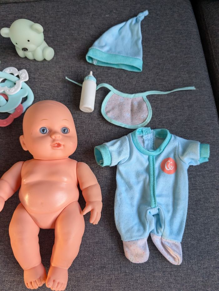 Poupée avec accessoires - photo numéro 4