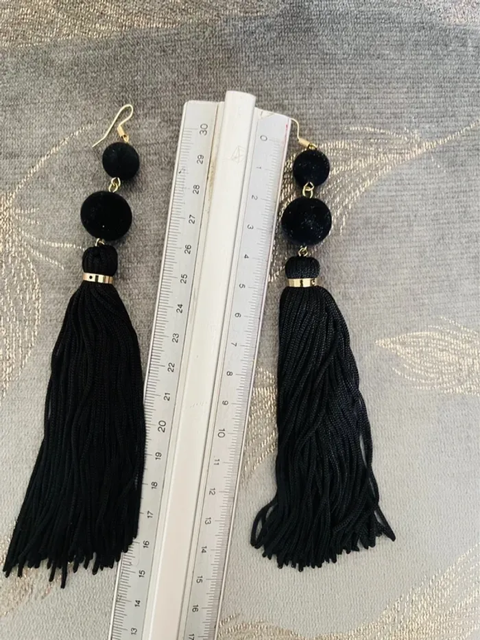 Boucles d’oreilles pompons et boules - photo numéro 3