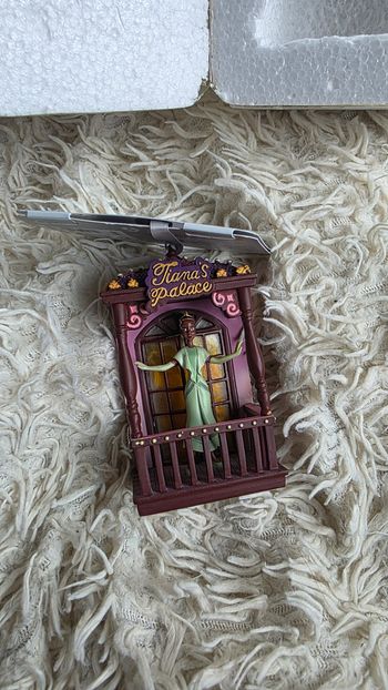 Figurine ornement disney princesse tiana (robe verte) disneyland paris disney store