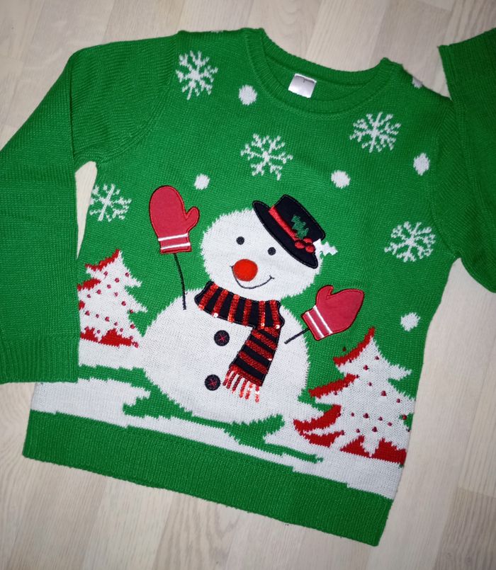 Pull de Noël vert motif bonhomme de neige C&A 
T. 134-140 cm - photo numéro 2