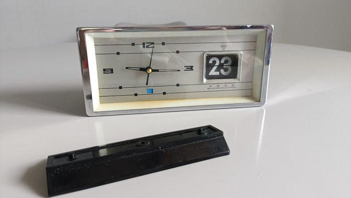 Réveiil dateur années 70 - photo numéro 5