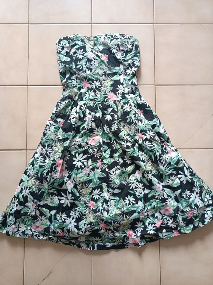Robe sans bretelles