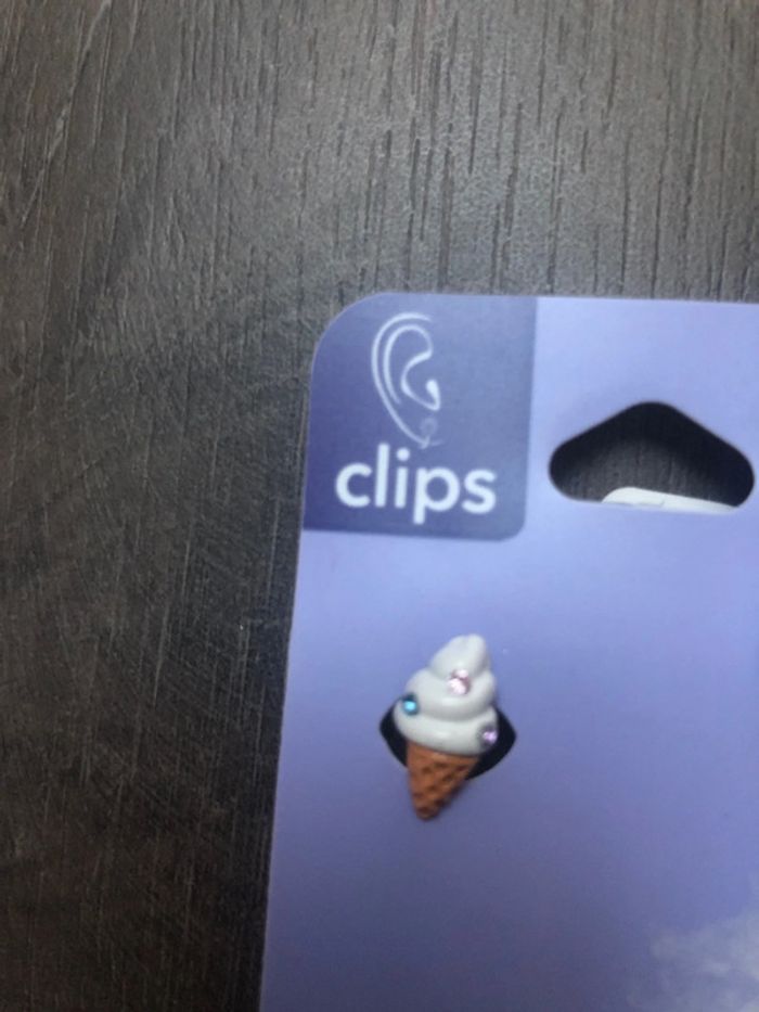 Boucles d’oreilles clip claire ´s neuves glace 🍦 - photo numéro 3