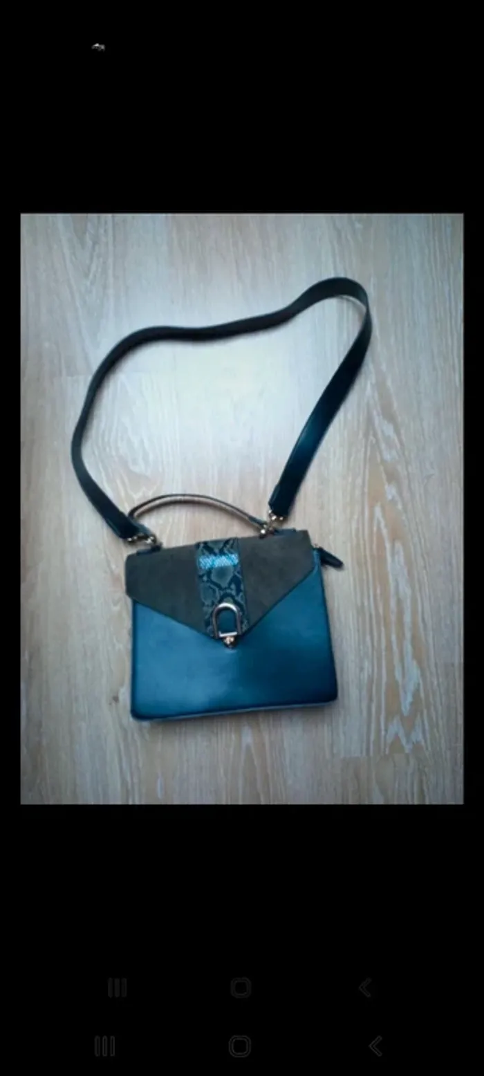 Sac Bata bleu marine détail python neuf - photo numéro 2