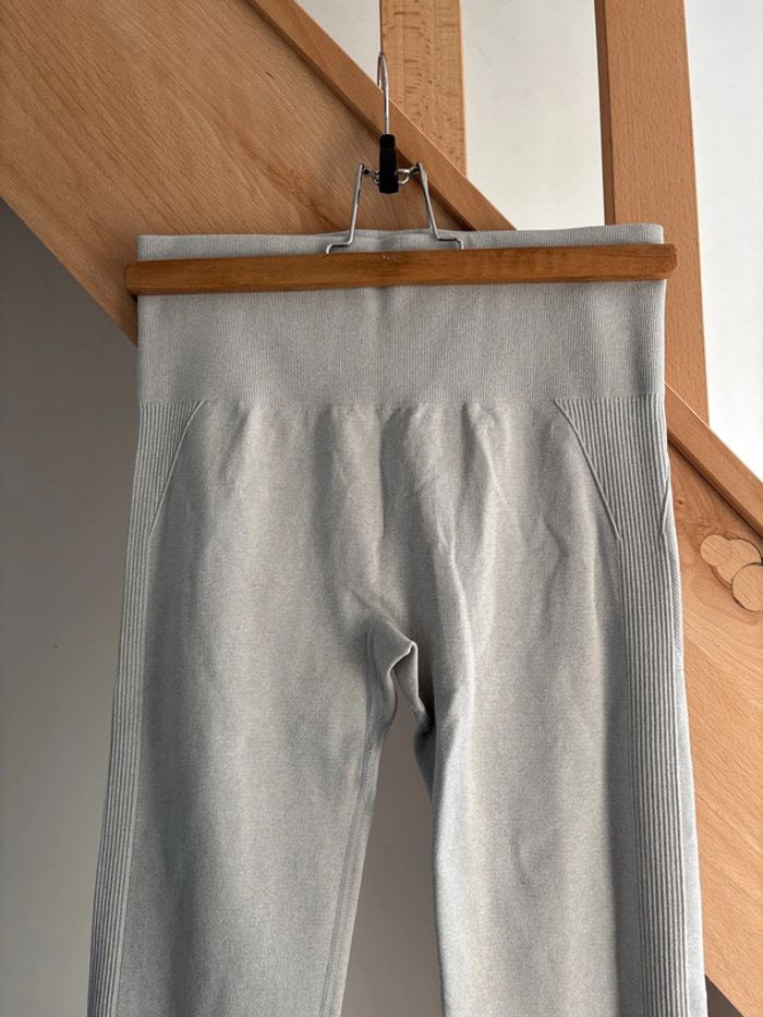 Legging de sport fesses galbées taille L - photo numéro 2