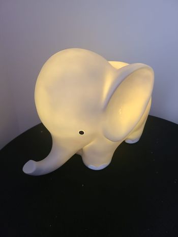 Veilleuse Lilian l'éléphant sans musique voir photos