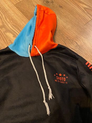 Sweat noir rouge bleu bleu manga taille XXS