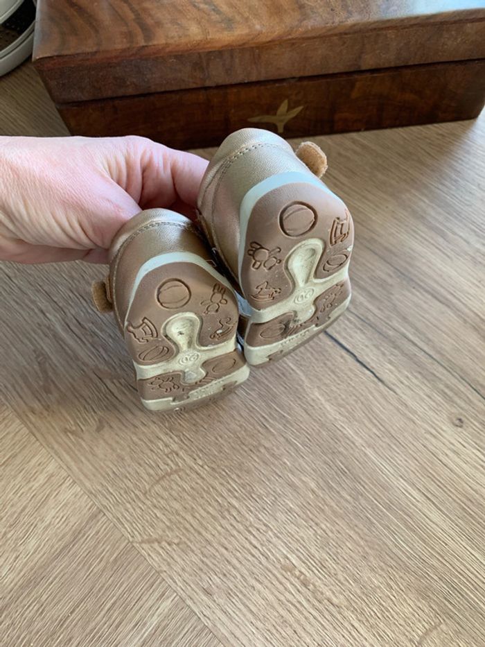 Nu pied bébé fille 20 - photo numéro 4