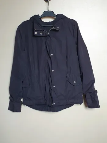 Blouson fin à capuche taille XS