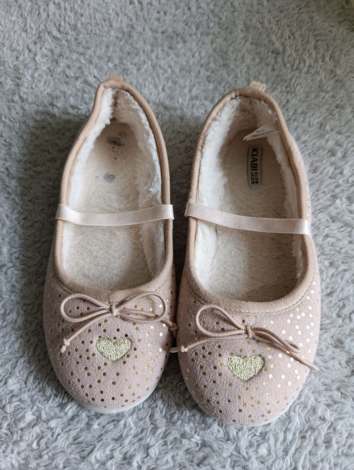 Chaussons / ballerines fille Kiabi – taille 25 - photo numéro 1