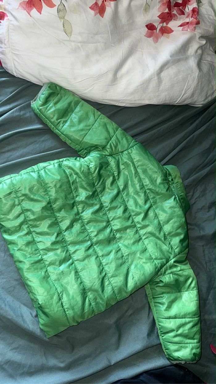 Veste verte proche du neuf Disney Mickey 6 mois - photo numéro 3