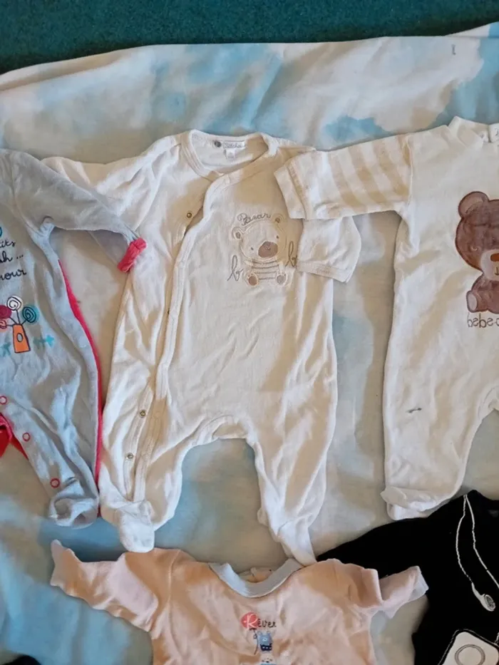 Pyjamas velours 6 mois - photo numéro 5