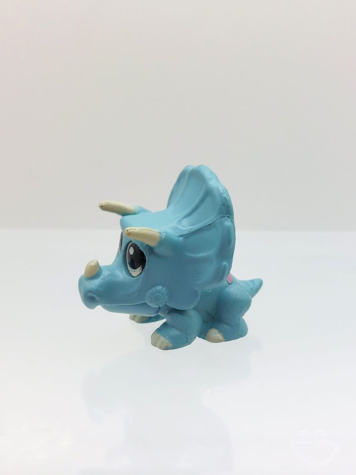 Mini figurine TRIXIE 3,2 cm DISNEY DOORABLES Série 10 – tricératops Toy story - photo numéro 3